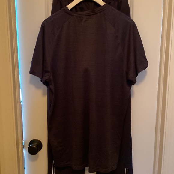 Men’s Large Reebok Mesh Shirt L - Picture 3 of 4